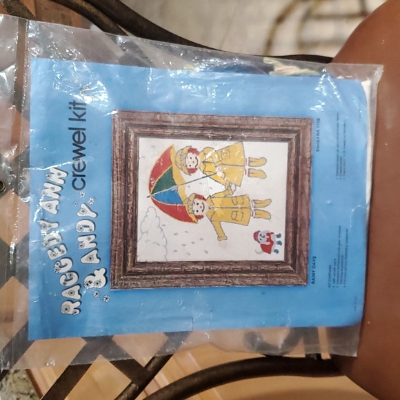 Vintage Raggedy Ann & Andy Crewel Kit NIP New Bobbs Merrill Co. NEW Rainy Days - Picture 1 of 3